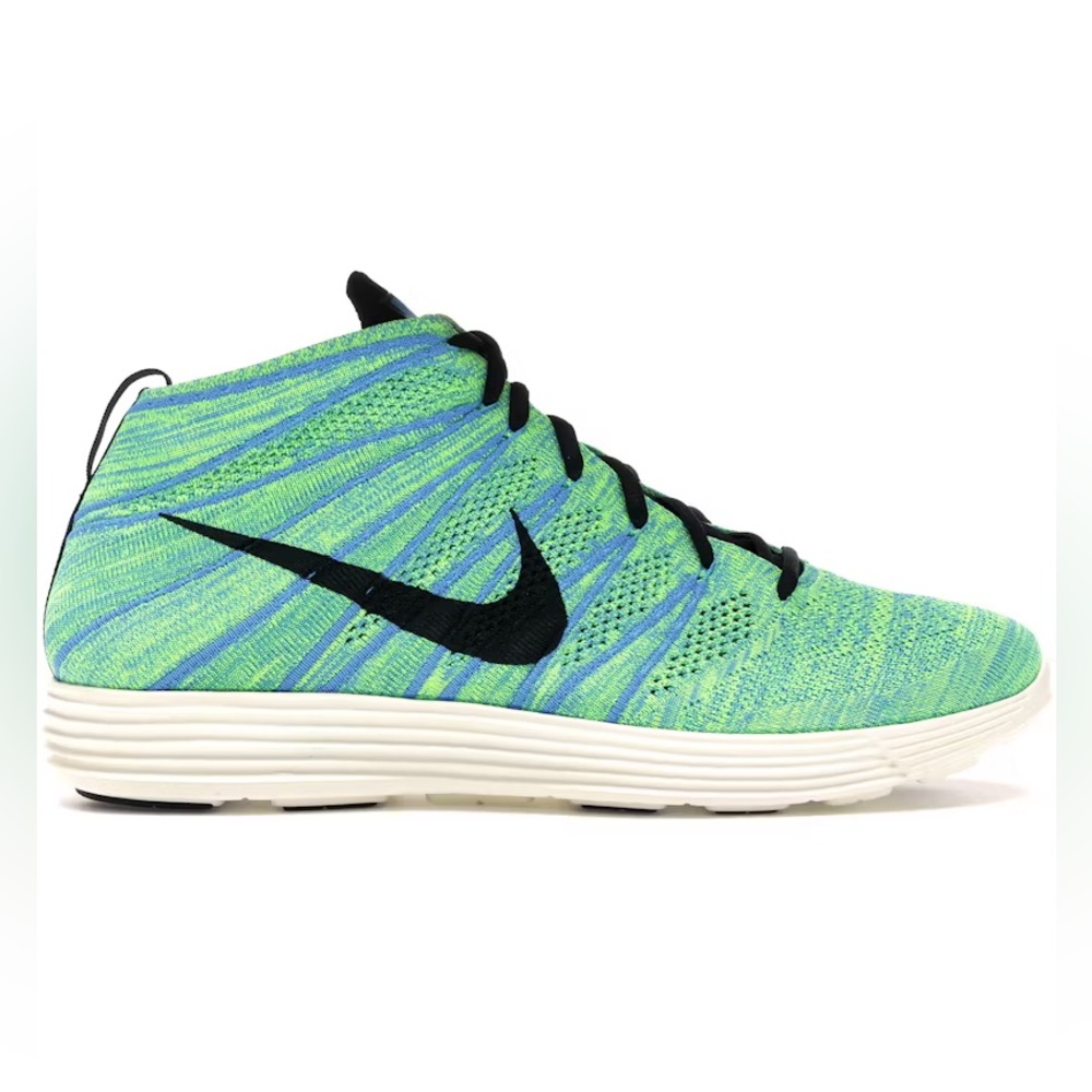 Nike Flyknit Chukka Blue Green Sneakers in Blue Glow
